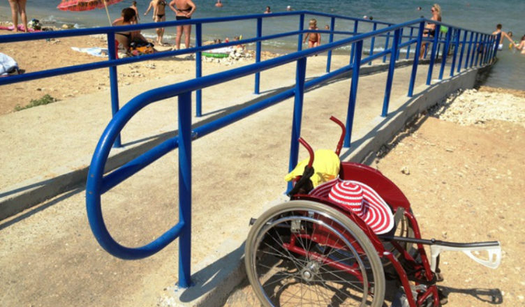 Картинки по запросу пляж для людей с ограниченными возможностями