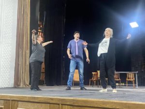 «Генеральный прогон в любительском театре»: как проходит подготовка к инклюзивному спектаклю в Кузбассе